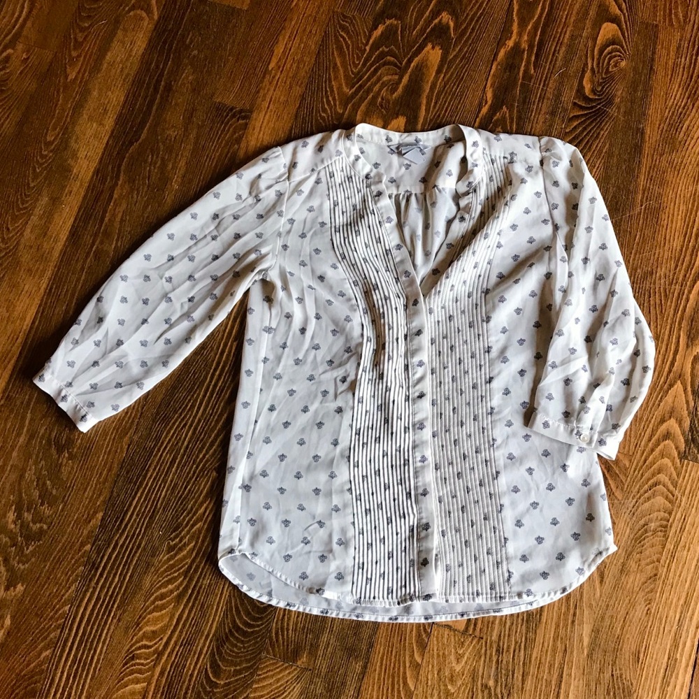 🌾 EUC 🌾 H&M B/W Ruffle Button Down